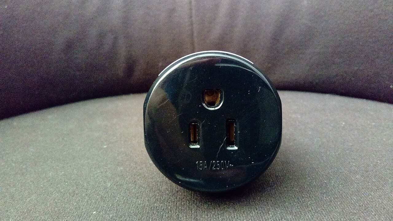 adaptateur prise voyage