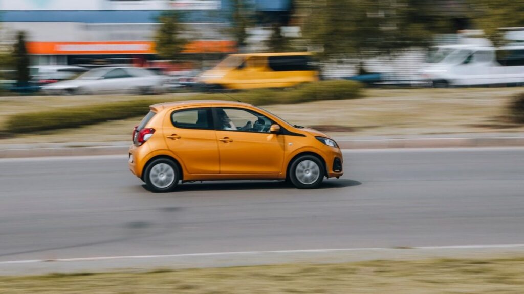 Voiture automatique pas cher : budget, modèles et vérifications