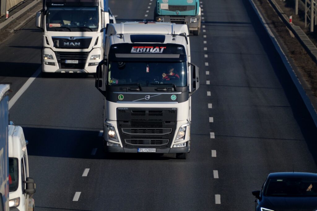 Salaire d’un routier international : du montant annoncé au revenu réellement perçu